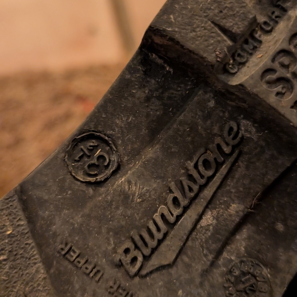 Blundstone Women's Dark Brown Leather Boots - Picture 3 of 3